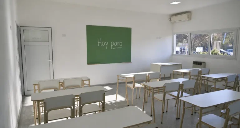 Un sector de los docentes bonaerenses hace un paro de 48 horas Un sector de los docentes bonaerenses hace un paro de 48 horas