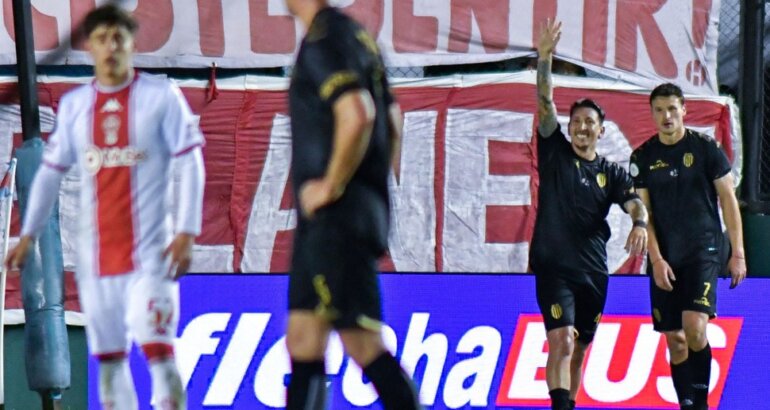 Barracas dio el golpe y eliminó a Huracán de la Copa Argentina Barracas dio el golpe y eliminó a Huracán de la Copa Argentina