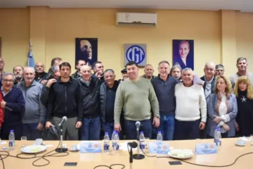 Tres gremios exigen que la CGT lance un paro nacional de 36 horas contra el gobierno de Milei Tres gremios exigen que la CGT lance un paro nacional de 36 horas contra el gobierno de Milei
