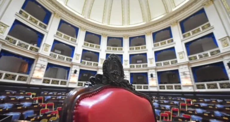 Diputados bonaerenses postergó el debate sobre IOMA y crece el malestar de la oposición Diputados bonaerenses postergó el debate sobre IOMA y crece el malestar de la oposición