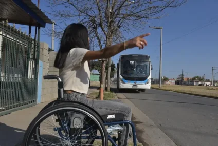 El Gobierno anunció que las personas con discapacidad podrán viajar en trenes y colectivos sin certificado El Gobierno anunció que las personas con discapacidad podrán viajar en trenes y colectivos sin certificado