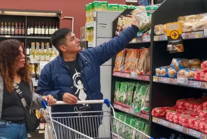 Consumo en crisis: las compras de alimentos caen y crecen los gastos en impuestos y servicios Consumo en crisis: las compras de alimentos caen y crecen los gastos en impuestos y servicios