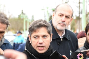 Zona Fría: Kicillof llegó a Bahía Blanca y aseguró que «Milei no tiene termómetro» Zona Fría: Kicillof llegó a Bahía Blanca y aseguró que «Milei no tiene termómetro»