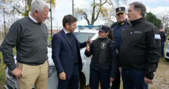 Kicillof irónico con Adorni: «Estoy buscando un pendrive para la provincia» Kicillof irónico con Adorni: «Estoy buscando un pendrive para la provincia»