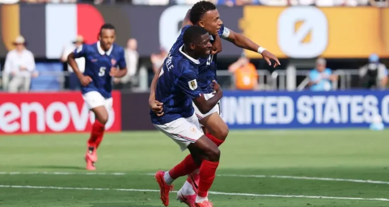 Francia aplastó a Suecia y jugará con Paraguay en octavos del Mundial Francia aplastó a Suecia y jugará con Paraguay en octavos del Mundial