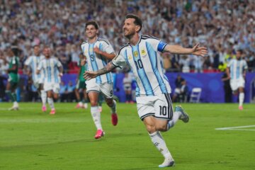 Con Messi en Modo Mundial, Argentina goleó a Argelia en el debut de la defensa del título Con Messi en Modo Mundial, Argentina goleó a Argelia en el debut de la defensa del título