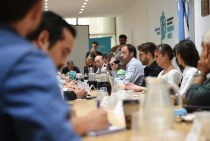 Provincia presentó un plan para refinanciar deudas de estatales, pero no realizó una oferta salarial Provincia presentó un plan para refinanciar deudas de estatales, pero no realizó una oferta salarial