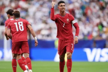 Con dos goles de Cristiano Ronaldo, Portugal goleó a Uzbekistán 5 a 0 Con dos goles de Cristiano Ronaldo, Portugal goleó a Uzbekistán 5 a 0