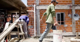 La informalidad alcanza al 45% de los trabajadores en el país, pero en el norte supera el 80% La informalidad alcanza al 45% de los trabajadores en el país, pero en el norte supera el 80%
