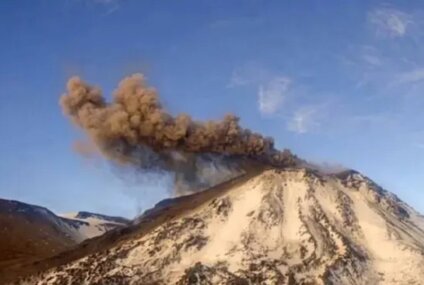 Elevan la alerta en Neuquén por el volcán Nevados de Chillán tras un aumento de su actividad Elevan la alerta en Neuquén por el volcán Nevados de Chillán tras un aumento de su actividad
