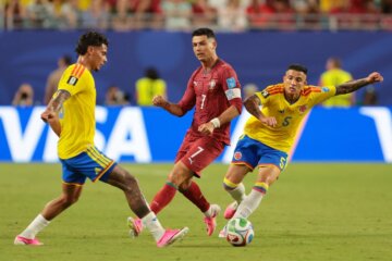 Colombia igualó ante Portugal y se quedó con la primera posición del Grupo K Colombia igualó ante Portugal y se quedó con la primera posición del Grupo K