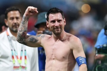 Video: el llanto interminable de Lionel Messi y la emoción de todos Video: el llanto interminable de Lionel Messi y la emoción de todos