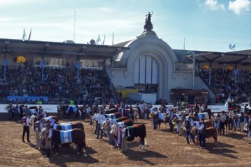 La Exposición Rural de Palermo cerró negocios por más de $25.000 millones y recibió a 1,3 millones de visitantes La Exposición Rural de Palermo cerró negocios por más de $25.000 millones y recibió a 1,3 millones de visitantes