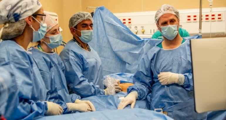 Histórico procedimiento en el Garrahan: realizaron la primera transfusión intrauterina a un bebé con anemia fetal severa Histórico procedimiento en el Garrahan: realizaron la primera transfusión intrauterina a un bebé con anemia fetal severa
