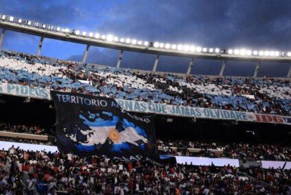 La FIFA prohíbe banderas de Malvinas en la semifinal Argentina-Inglaterra por seguridad La FIFA prohíbe banderas de Malvinas en la semifinal Argentina-Inglaterra por seguridad