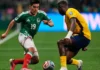 México derrotó a Ecuador con un sólido 2 a 0 y lo sacó del Mundial México derrotó a Ecuador con un sólido 2 a 0 y lo sacó del Mundial
