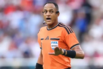 Un estadounidense será el árbitro de la semifinal de Argentina ante Inglaterra Un estadounidense será el árbitro de la semifinal de Argentina ante Inglaterra