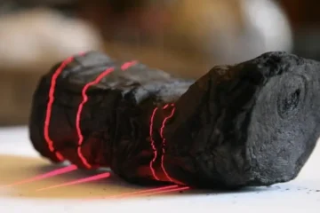 La inteligencia artificial descifró un papiro sepultado por el Vesubio hace 2.000 años La inteligencia artificial descifró un papiro sepultado por el Vesubio hace 2.000 años