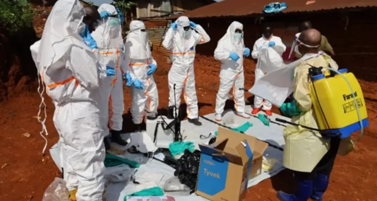 Más de 850 muertos y unos 2000 casos confirmados por el brote de ébola en el Congo Más de 850 muertos y unos 2000 casos confirmados por el brote de ébola en el Congo