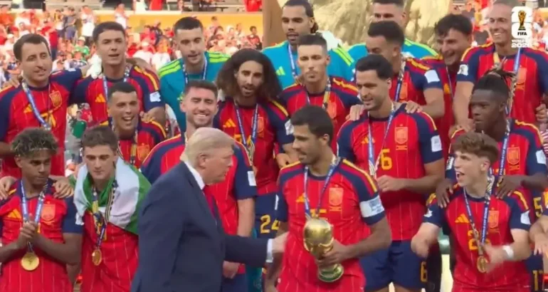 El gesto de Donald Trump que incomodó a los campeones del mundo El gesto de Donald Trump que incomodó a los campeones del mundo