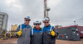 Junto a Caputo, Kristalina Georgieva llegó a Vaca Muerta y recorrió la nueva usina de dólares del país Junto a Caputo, Kristalina Georgieva llegó a Vaca Muerta y recorrió la nueva usina de dólares del país