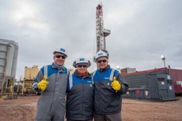 Junto a Caputo, Kristalina Georgieva llegó a Vaca Muerta y recorrió la nueva usina de dólares del país Junto a Caputo, Kristalina Georgieva llegó a Vaca Muerta y recorrió la nueva usina de dólares del país