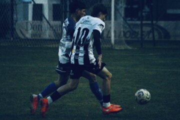 Blanco y Negro goleó a Racing y será el rival de Deportivo Rivera en la final de Reserva Blanco y Negro goleó a Racing y será el rival de Deportivo Rivera en la final de Reserva