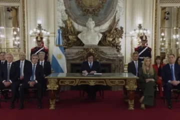 Milei presentó la reforma de la carta orgánica del BCRA: «La política pagará el costo» Milei presentó la reforma de la carta orgánica del BCRA: «La política pagará el costo»