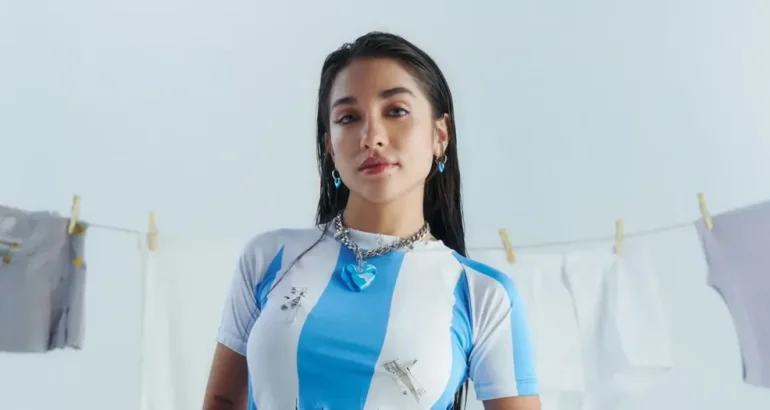 María Becerra cantará el himno Argentino en la final del Mundial María Becerra cantará el himno Argentino en la final del Mundial