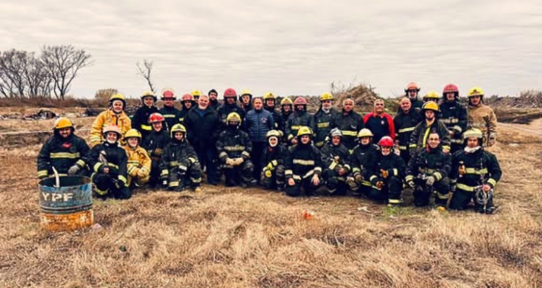 Bomberos Voluntarios de Rivera se capacitaron en el combate de incendios en estaciones de servicio Bomberos Voluntarios de Rivera se capacitaron en el combate de incendios en estaciones de servicio
