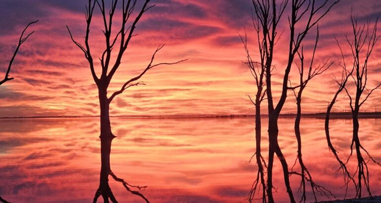 Epecuén: el destino donde cada atardecer se convierte en un espectáculo natural Epecuén: el destino donde cada atardecer se convierte en un espectáculo natural