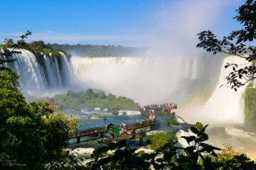 Las Cataratas del Iguazú multiplicaron su caudal y ofrecen un espectáculo natural impactante Las Cataratas del Iguazú multiplicaron su caudal y ofrecen un espectáculo natural impactante