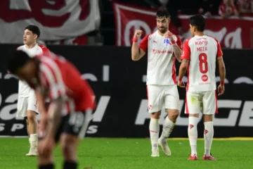 Independiente y le ganó a Estudiantes en en La Plata Independiente y le ganó a Estudiantes en en La Plata