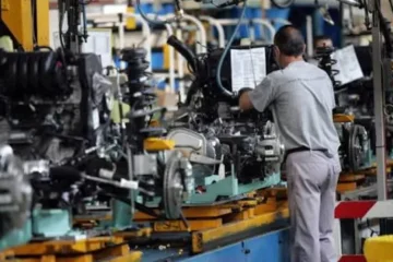 Industria en rojo: 18 meses seguidos de despidos y más de 80 mil empleos perdidos Industria en rojo: 18 meses seguidos de despidos y más de 80 mil empleos perdidos