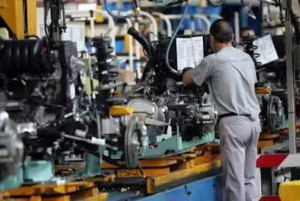 Industria en rojo: 18 meses seguidos de despidos y más de 80 mil empleos perdidos Industria en rojo: 18 meses seguidos de despidos y más de 80 mil empleos perdidos