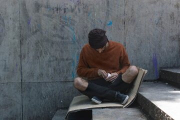 Un estudio de la UBA reveló que casi la mitad de los jóvenes argentinos vive en situación de vulnerabilidad Un estudio de la UBA reveló que casi la mitad de los jóvenes argentinos vive en situación de vulnerabilidad