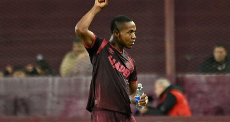 Lanús pegó en el momento justo y derrotó a San Lorenzo por el Clausura Lanús pegó en el momento justo y derrotó a San Lorenzo por el Clausura