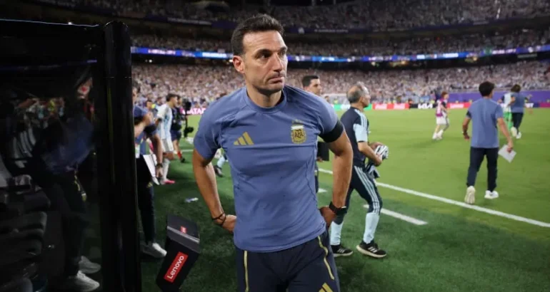 Scaloni, tras el pase a semifinales: «Sufrimos, pero lo que conseguimos es histórico» Scaloni, tras el pase a semifinales: «Sufrimos, pero lo que conseguimos es histórico»