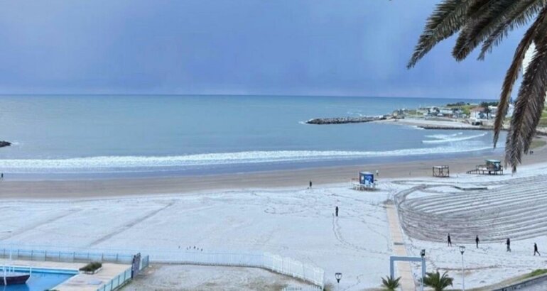 El frente de frío antártico hizo nevar en Mar del Plata depués de 35 años El frente de frío antártico hizo nevar en Mar del Plata depués de 35 años