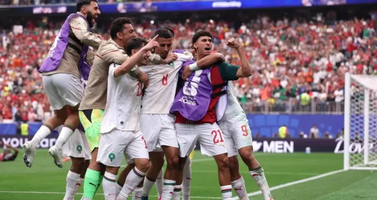 Marruecos goleó a Canadá y clasificó a los cuartos de final del Mundial Marruecos goleó a Canadá y clasificó a los cuartos de final del Mundial