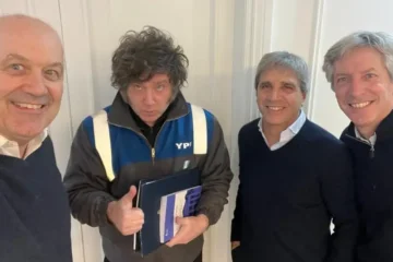 Milei prepara un proyecto para «apagar» el estado y limitar los gastos Milei prepara un proyecto para «apagar» el estado y limitar los gastos