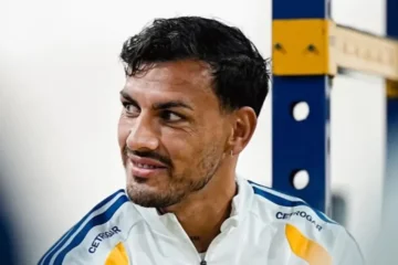 Paredes volvió a Boca y ya se entrenó a la par de sus compañeros Paredes volvió a Boca y ya se entrenó a la par de sus compañeros