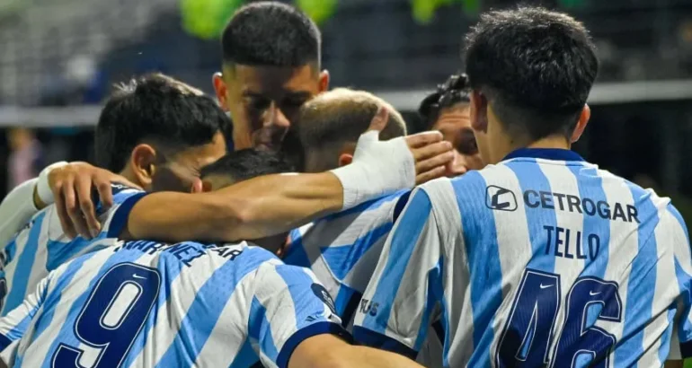 Racing goleó a Defensa y Justicia y se clasificó a 8vos de final de la Copa Argentina Racing goleó a Defensa y Justicia y se clasificó a 8vos de final de la Copa Argentina