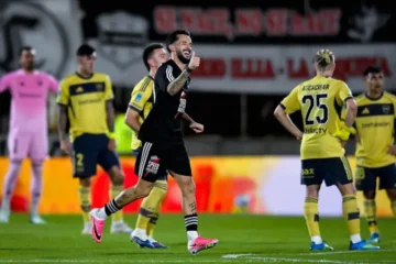 Deportivo Riestra goleó a Boca en el debut del Torneo Clausura Deportivo Riestra goleó a Boca en el debut del Torneo Clausura