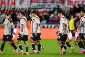 Barracas dio el golpe y derrotó a River en el Monumental Barracas dio el golpe y derrotó a River en el Monumental