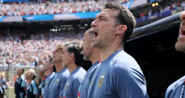 Scaloni, algo más calmo, habló sobre su continuidad en la Selección: «Hasta diciembre y después seguramente corte» Scaloni, algo más calmo, habló sobre su continuidad en la Selección: «Hasta diciembre y después seguramente corte»