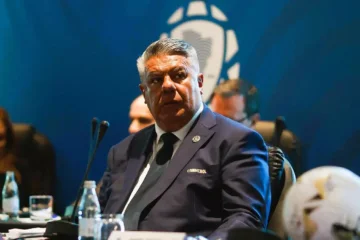 La AFA negó que Tapia y Toviggino hayan sido citados por la Justicia de EE.UU. y rechazó la supuesta incautación de dispositivos La AFA negó que Tapia y Toviggino hayan sido citados por la Justicia de EE.UU. y rechazó la supuesta incautación de dispositivos