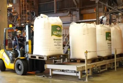 Pampa Energía invertirá US$ 2.700 millones en una megaplanta de urea en Bahía Blanca Pampa Energía invertirá US$ 2.700 millones en una megaplanta de urea en Bahía Blanca