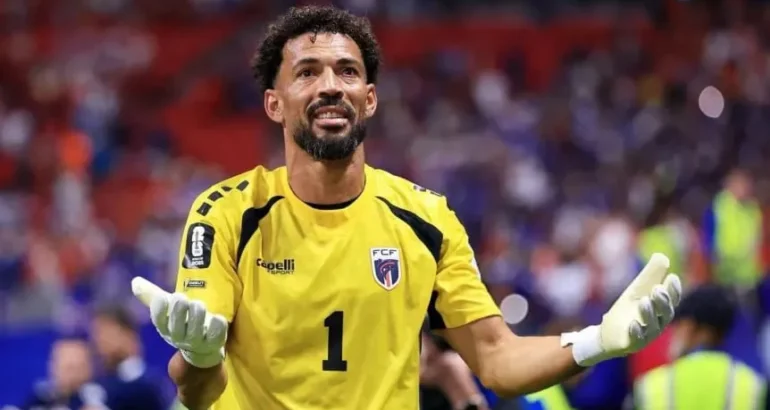 Tras su histórica participación en el Mundial, Vozinha atajará en Colo Colo de Chile Tras su histórica participación en el Mundial, Vozinha atajará en Colo Colo de Chile