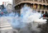 La calle protesta: Camiones hidrantes y balas de goma contra los manifestantes que protestan contra la Ley de Propiedad Privada La calle protesta: Camiones hidrantes y balas de goma contra los manifestantes que protestan contra la Ley de Propiedad Privada